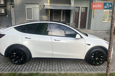 Позашляховик / Кросовер Tesla Model Y 2021 в Львові
