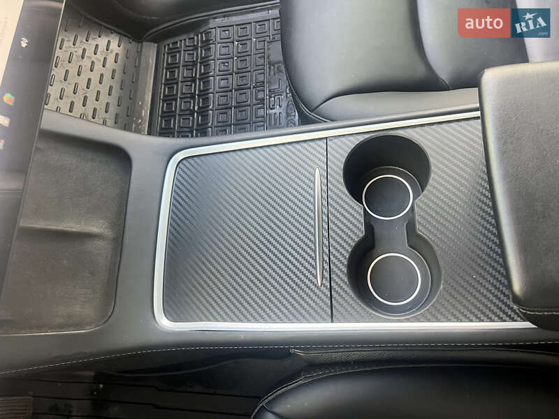 Позашляховик / Кросовер Tesla Model Y 2021 в Львові