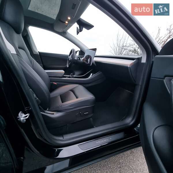 Внедорожник / Кроссовер Tesla Model Y 2020 в Запорожье