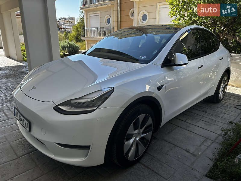 Внедорожник / Кроссовер Tesla Model Y 2021 в Киеве