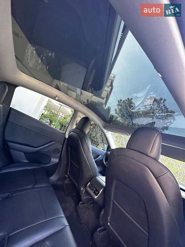 Внедорожник / Кроссовер Tesla Model Y 2021 в Киеве