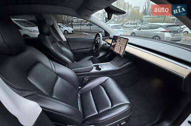 Внедорожник / Кроссовер Tesla Model Y 2021 в 