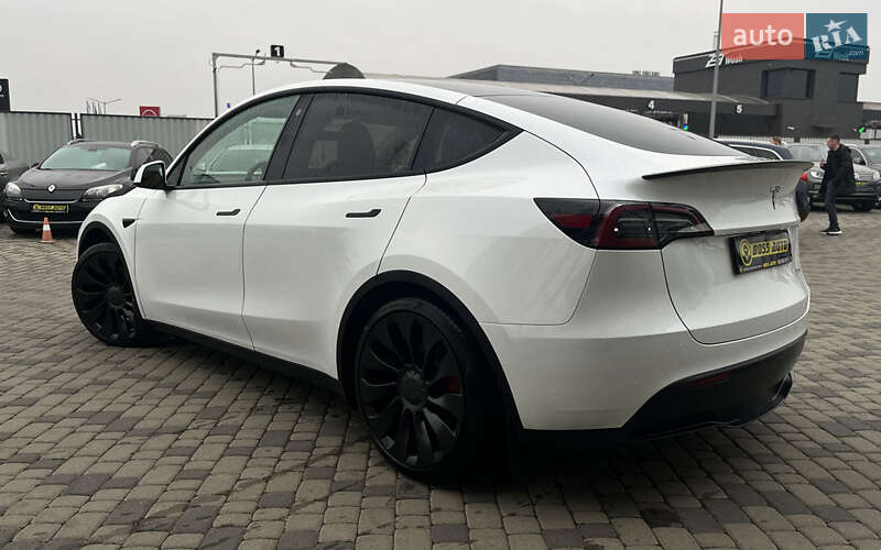 Позашляховик / Кросовер Tesla Model Y 2023 в Мукачевому