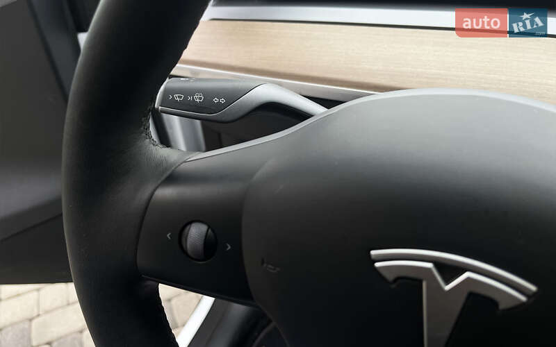 Позашляховик / Кросовер Tesla Model Y 2023 в Мукачевому