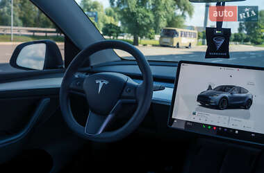 Позашляховик / Кросовер Tesla Model Y 2022 в Києві фото 2 Позашляховик / Кросовер Tesla Model Y 2022 в Києві