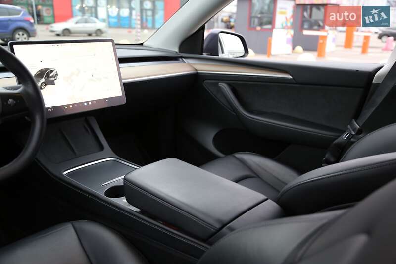 Внедорожник / Кроссовер Tesla Model Y 2023 в Киеве