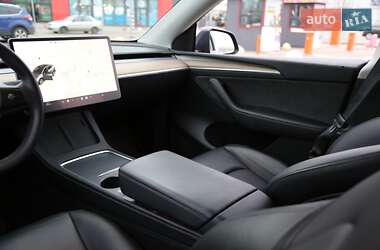Внедорожник / Кроссовер Tesla Model Y 2023 в 