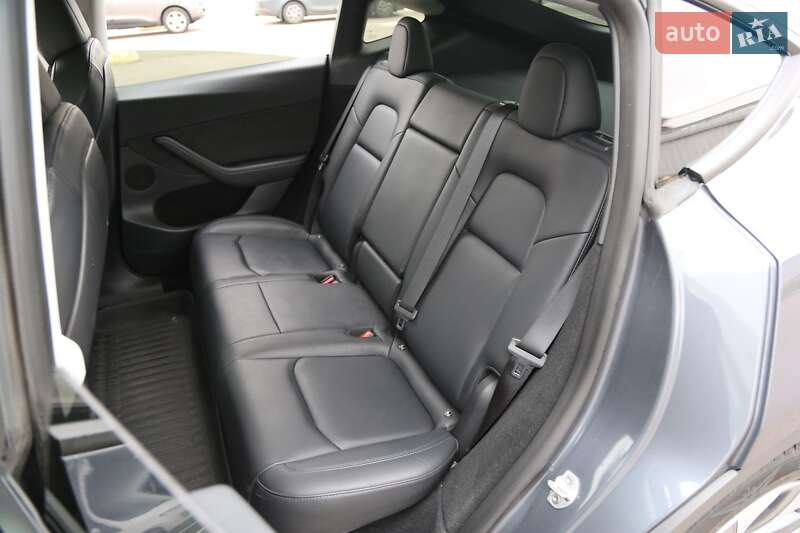 Внедорожник / Кроссовер Tesla Model Y 2023 в Киеве