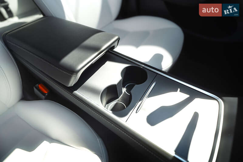 Позашляховик / Кросовер Tesla Model Y 2023 в Полтаві фото 30 Позашляховик / Кросовер Tesla Model Y 2023 в Полтаві