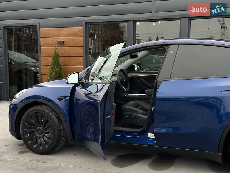 Позашляховик / Кросовер Tesla Model Y 2023 в Рівному