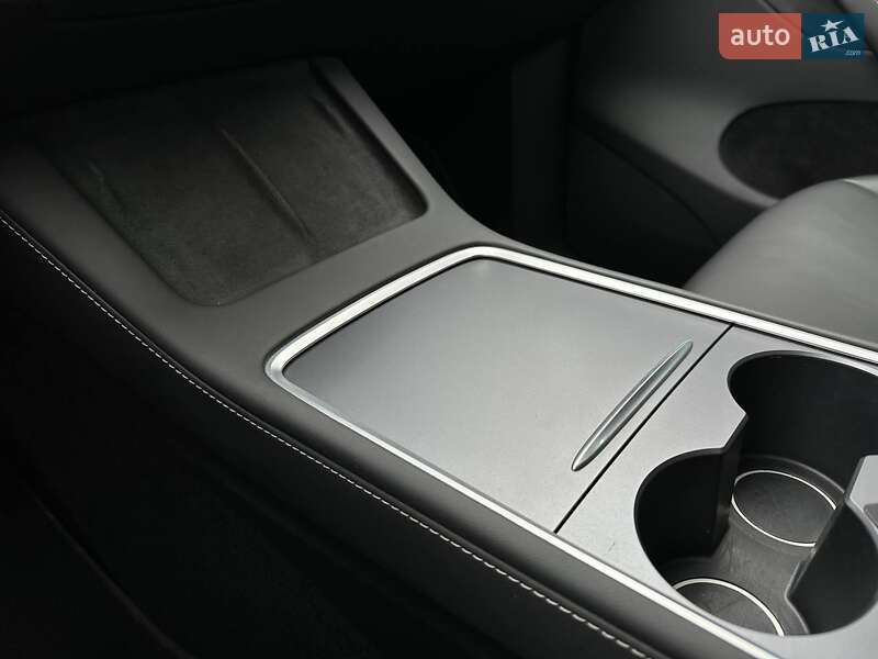 Позашляховик / Кросовер Tesla Model Y 2023 в Рівному