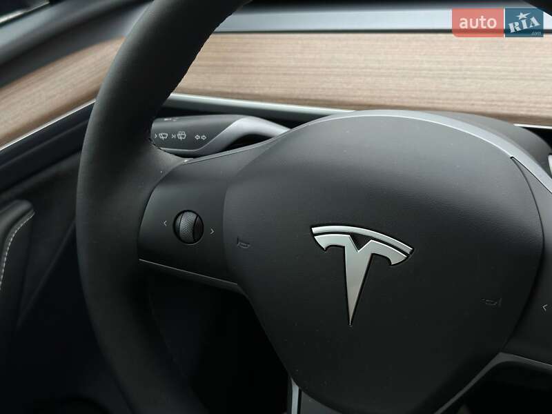 Позашляховик / Кросовер Tesla Model Y 2023 в Рівному