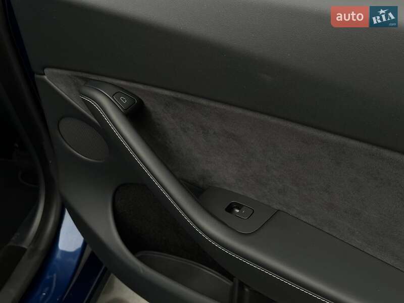 Позашляховик / Кросовер Tesla Model Y 2023 в Рівному