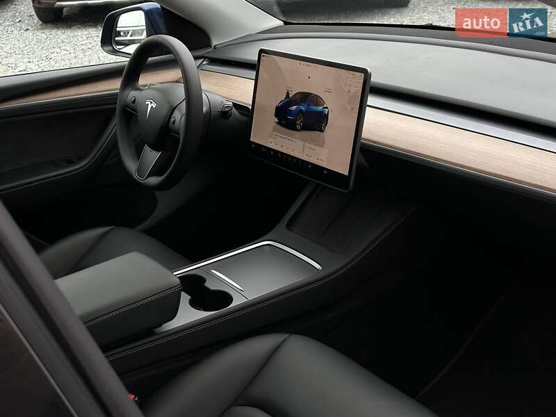 Позашляховик / Кросовер Tesla Model Y 2023 в Рівному