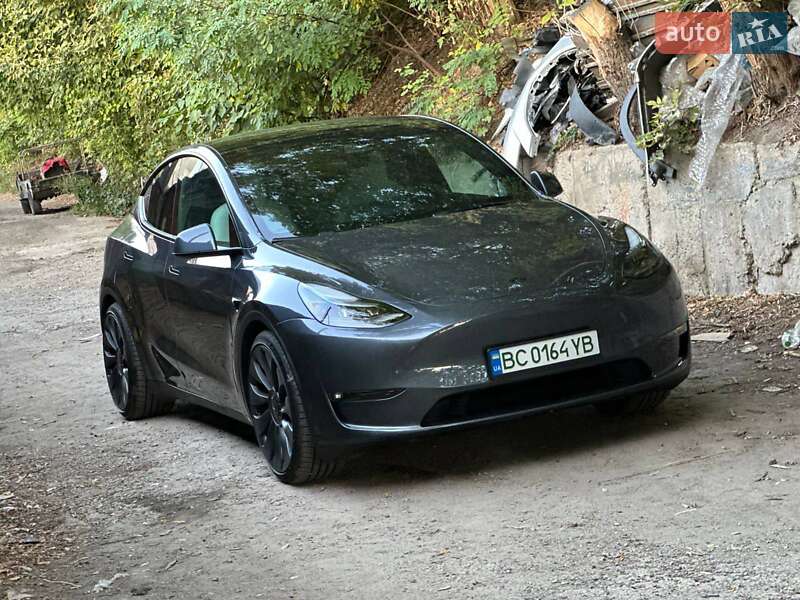 Tesla Model Y 2023