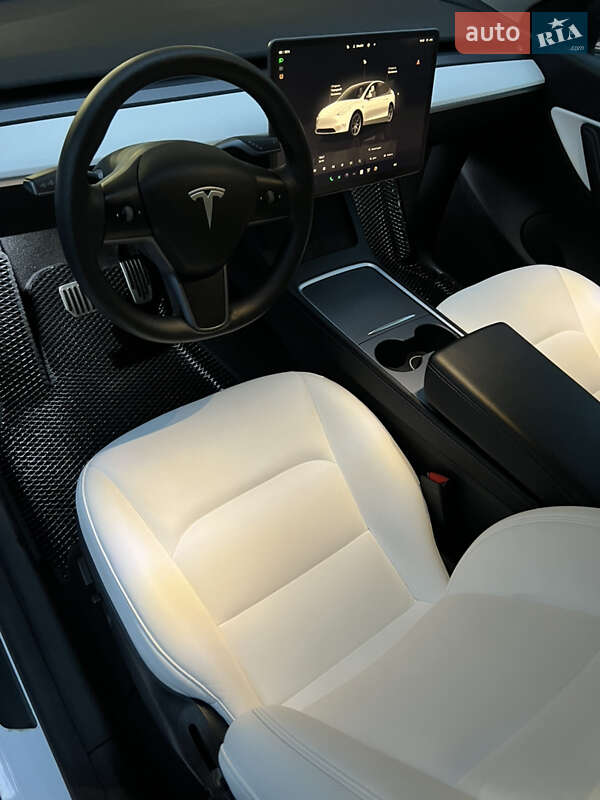 Внедорожник / Кроссовер Tesla Model Y 2022 в Львове