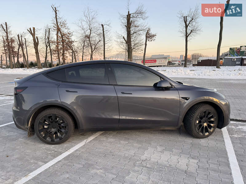 Внедорожник / Кроссовер Tesla Model Y 2023 в Киеве