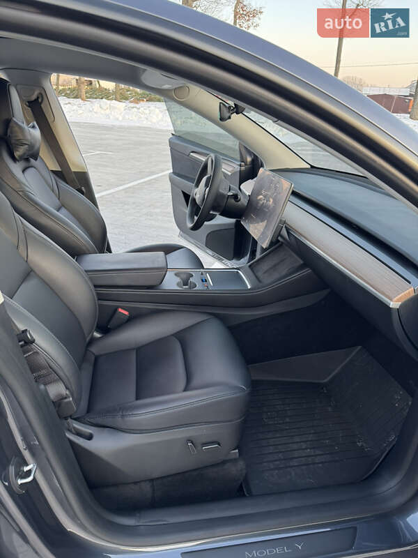 Внедорожник / Кроссовер Tesla Model Y 2023 в Киеве