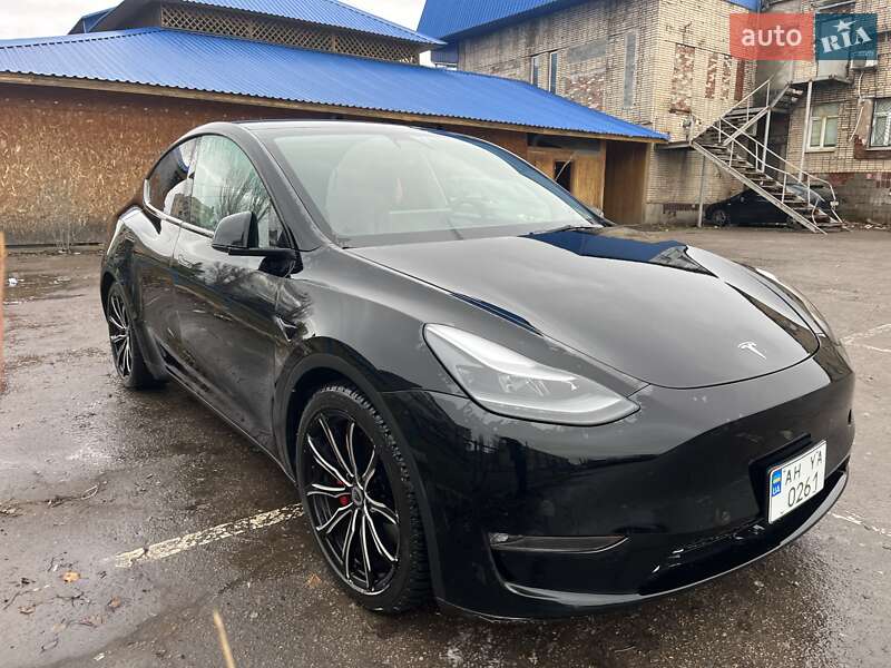 Позашляховик / Кросовер Tesla Model Y 2021 в Києві