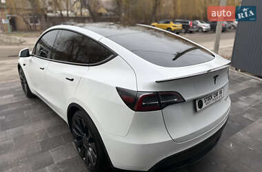 Внедорожник / Кроссовер Tesla Model Y 2021 в Киеве