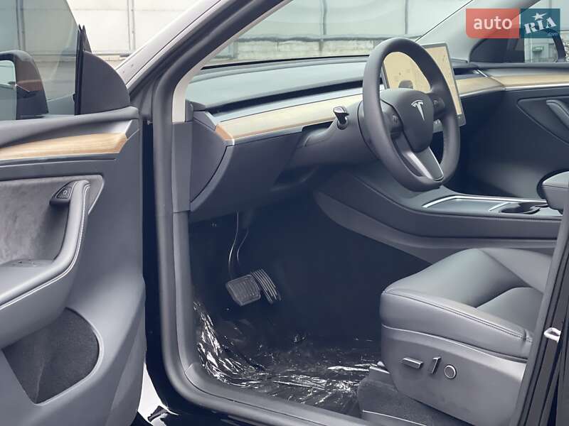 Внедорожник / Кроссовер Tesla Model Y 2022 в Киеве