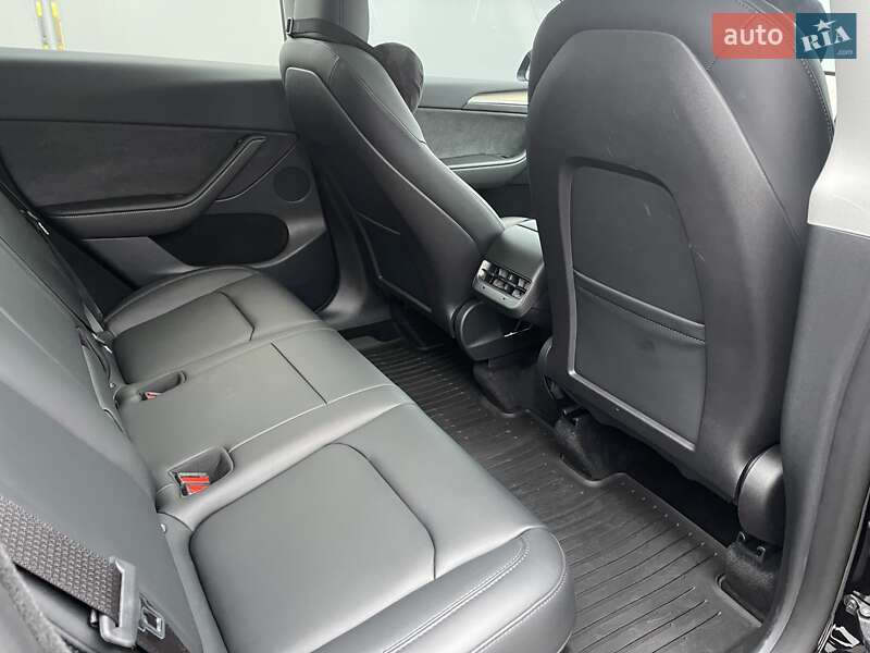 Внедорожник / Кроссовер Tesla Model Y 2022 в Киеве