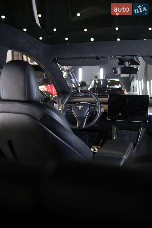 Позашляховик / Кросовер Tesla Model Y 2020 в Луцьку