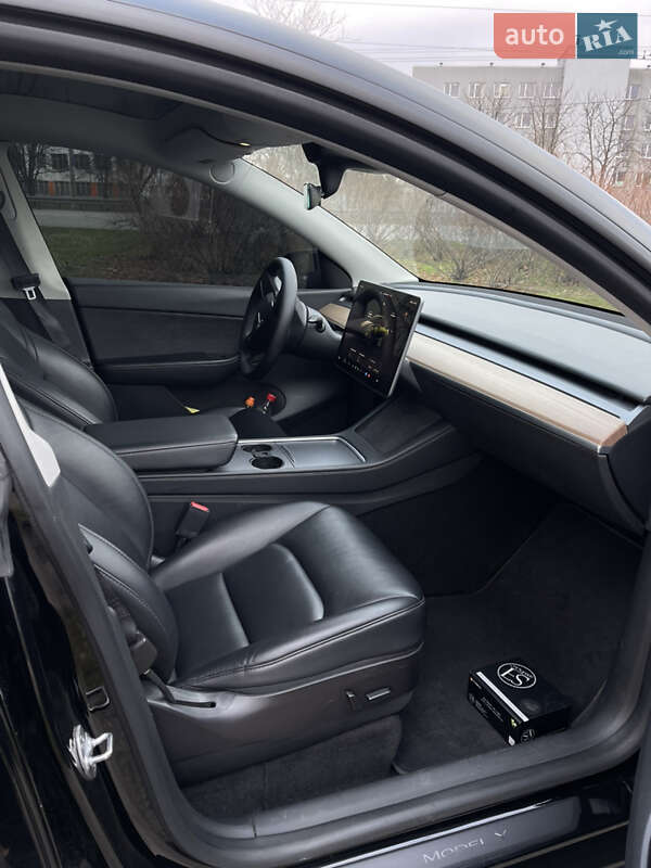 Позашляховик / Кросовер Tesla Model Y 2022 в Дніпрі