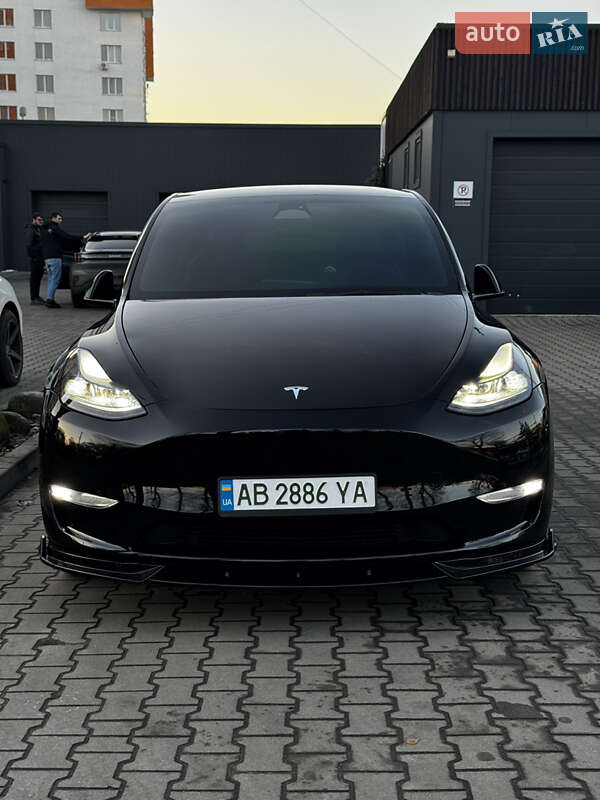 Tesla Model Y 2023