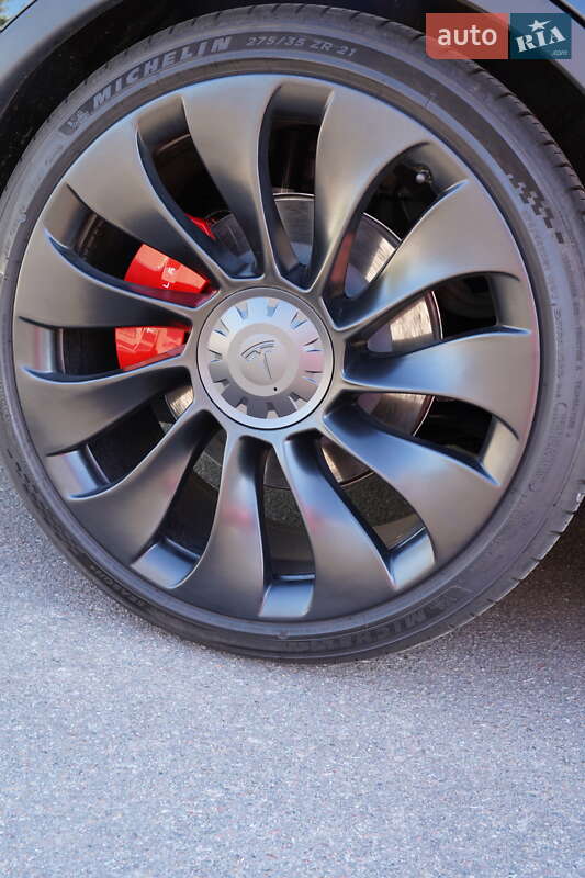 Внедорожник / Кроссовер Tesla Model Y 2023 в Киеве