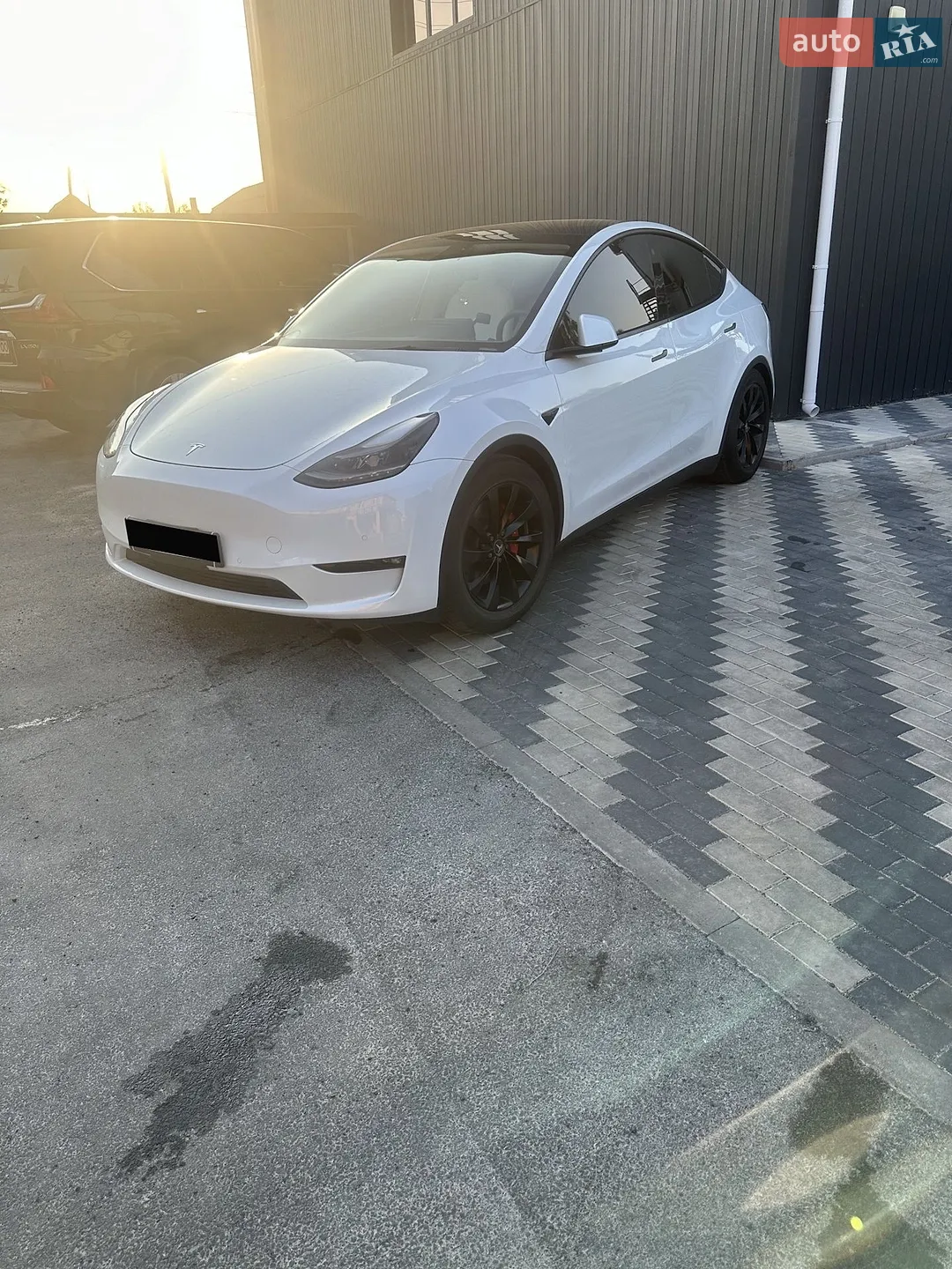 2022 Tesla Model Y - мініатюра 3