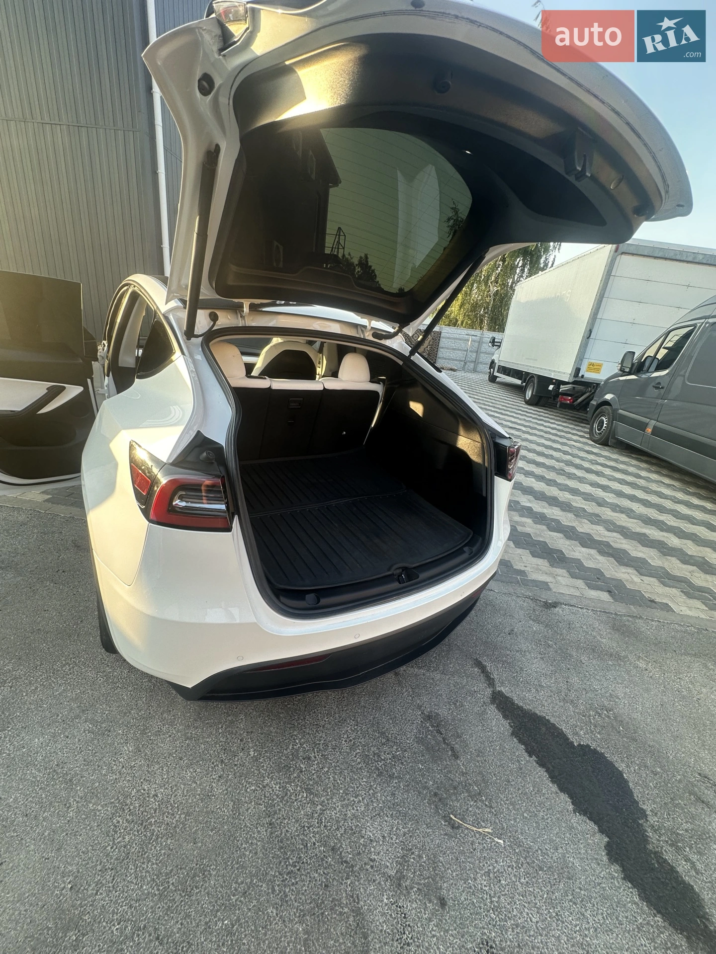 2022 Tesla Model Y - мініатюра 5