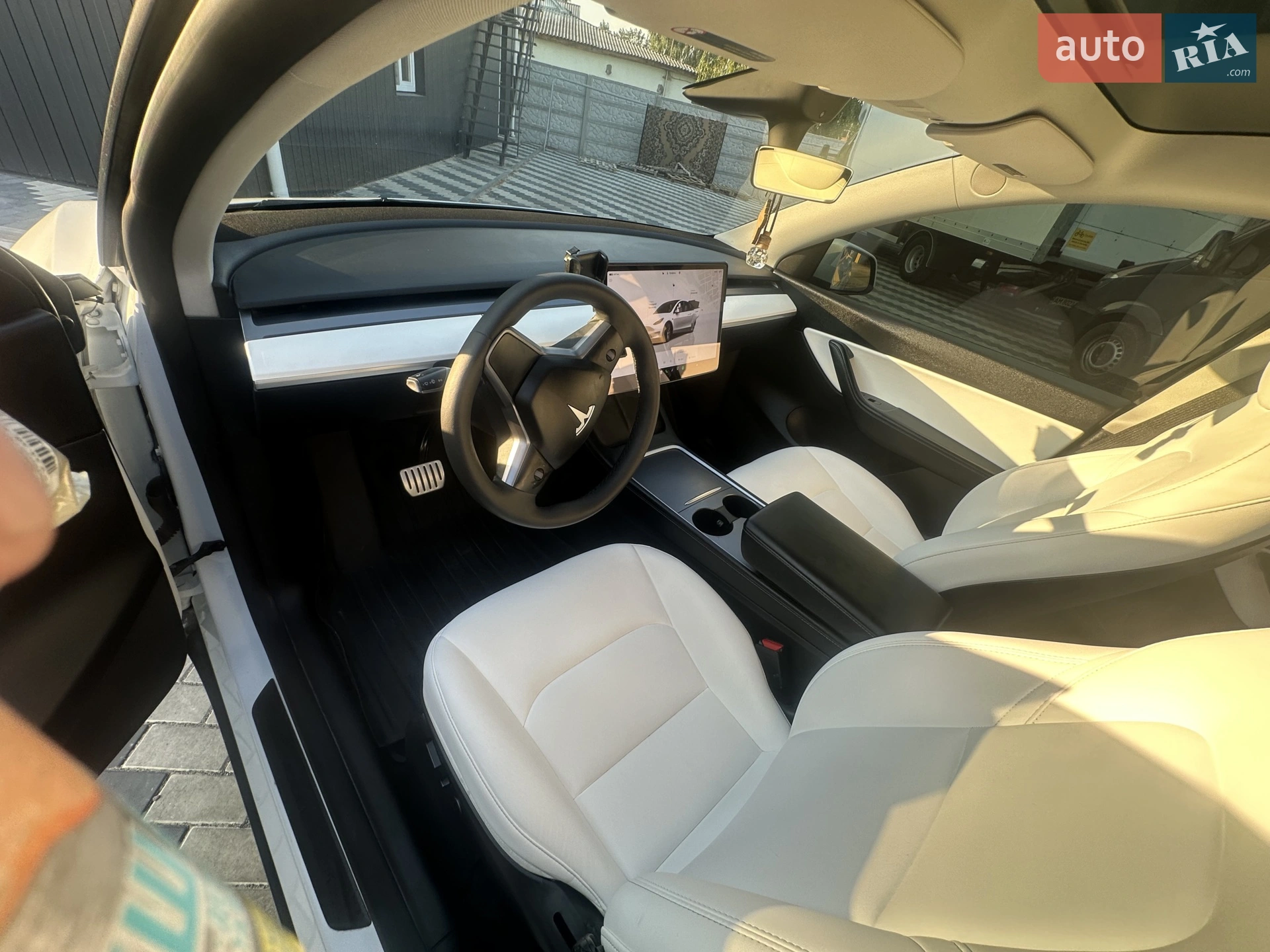 2022 Tesla Model Y - мініатюра 17
