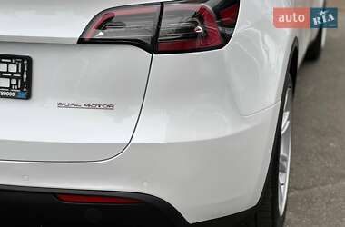 Внедорожник / Кроссовер Tesla Model Y 2021 в 