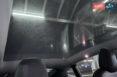 Внедорожник / Кроссовер Tesla Model Y 2021 в Киеве