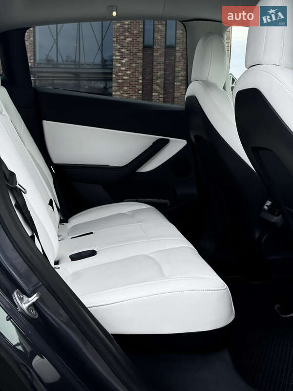 Позашляховик / Кросовер Tesla Model Y 2022 в Києві