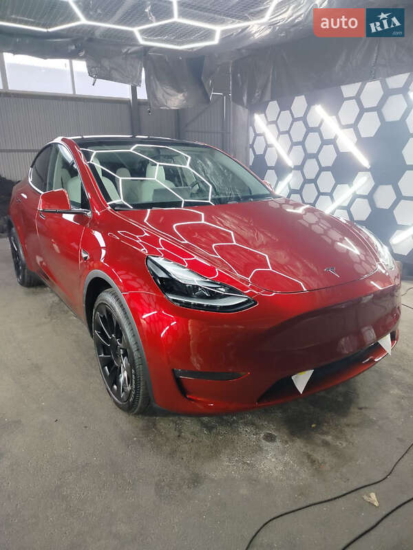 Внедорожник / Кроссовер Tesla Model Y 2024 в 