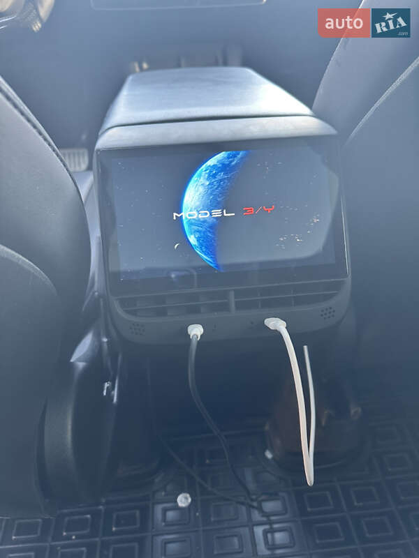 Внедорожник / Кроссовер Tesla Model Y 2022 в Киеве