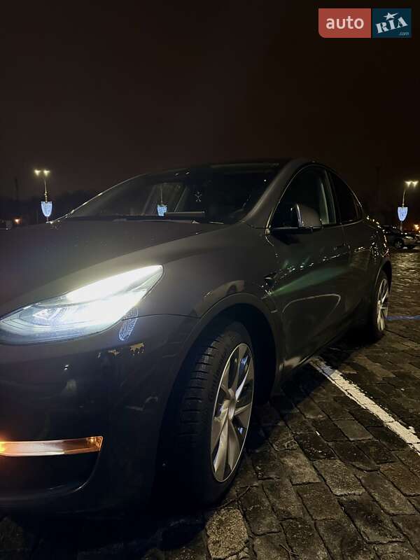 Позашляховик / Кросовер Tesla Model Y 2020 в Києві