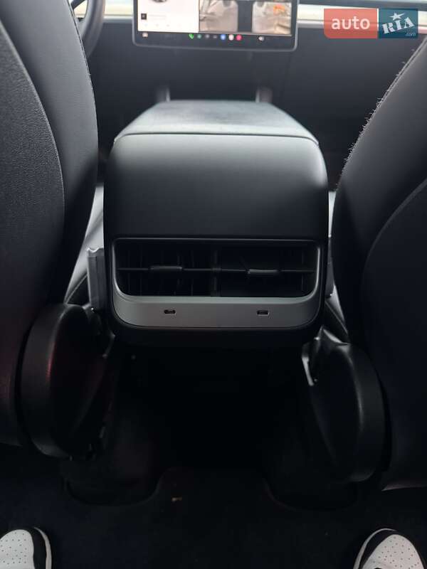Позашляховик / Кросовер Tesla Model Y 2020 в Києві