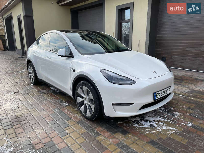 Позашляховик / Кросовер Tesla Model Y 2021 в Рівному