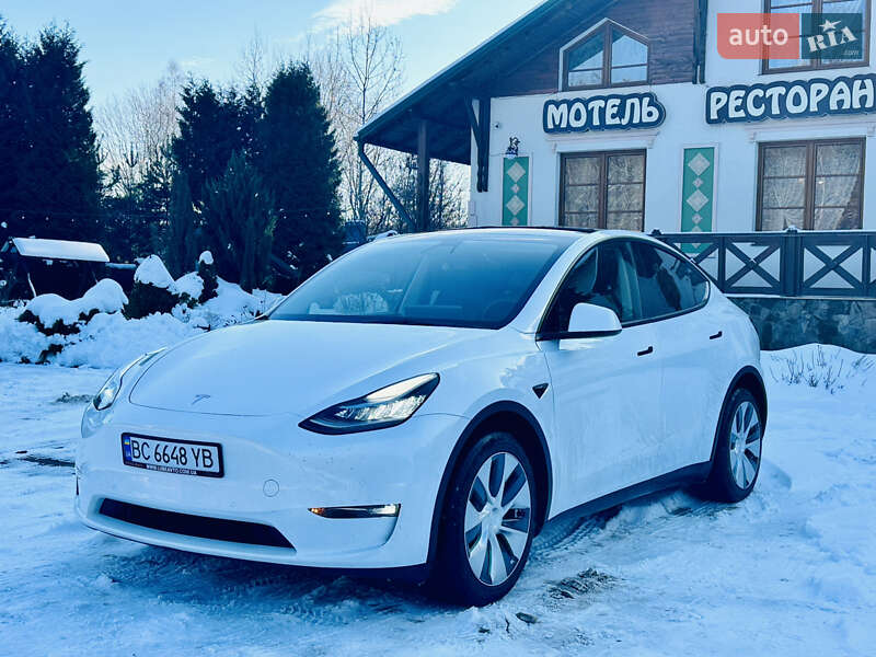Tesla Model Y 2022