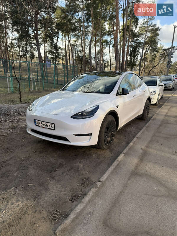 Tesla Model Y 2022