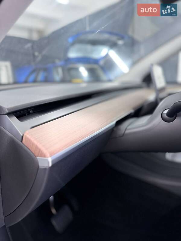 Позашляховик / Кросовер Tesla Model Y 2023 в Рівному