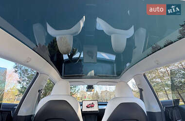 Внедорожник / Кроссовер Tesla Model Y 2024 в 