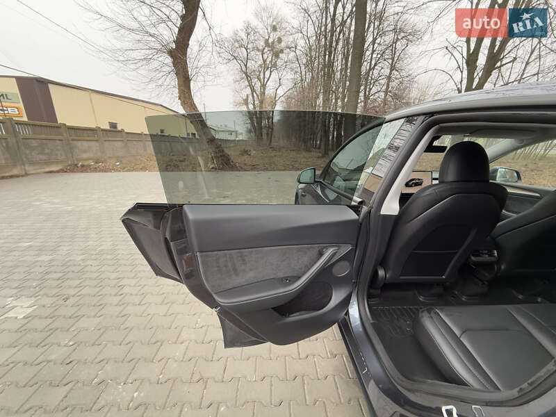 Внедорожник / Кроссовер Tesla Model Y 2023 в Виннице