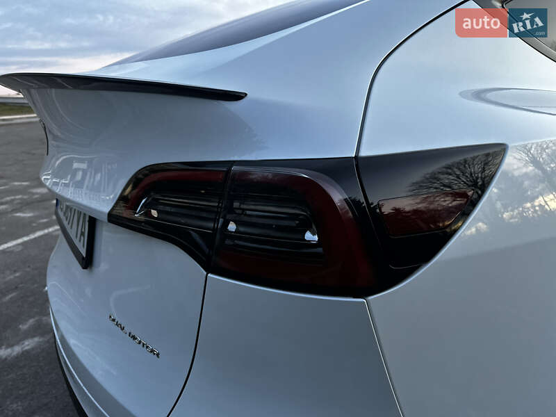 Позашляховик / Кросовер Tesla Model Y 2021 в Львові
