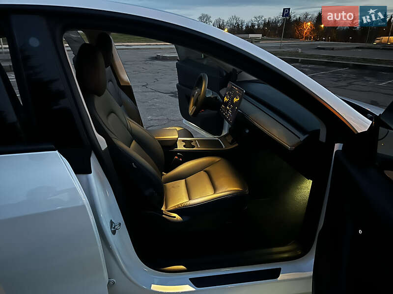 Позашляховик / Кросовер Tesla Model Y 2021 в Львові