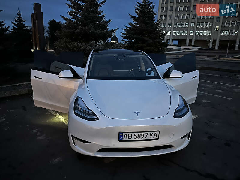 Позашляховик / Кросовер Tesla Model Y 2021 в Львові