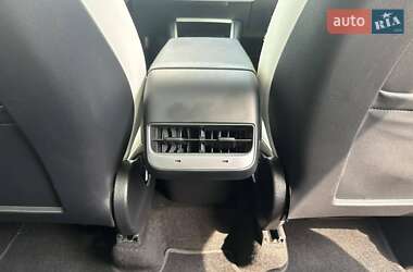 Позашляховик / Кросовер Tesla Model Y 2020 в 